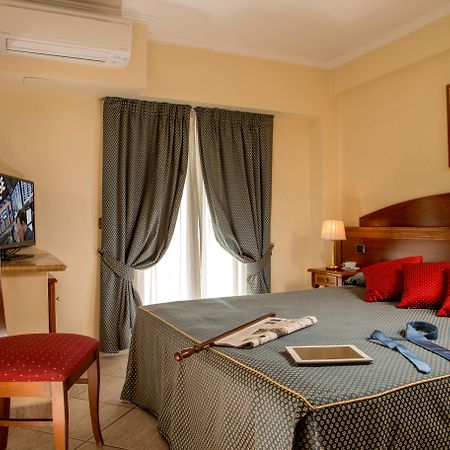 Marini Park Hotel Кастель-ди-Лева Экстерьер фото