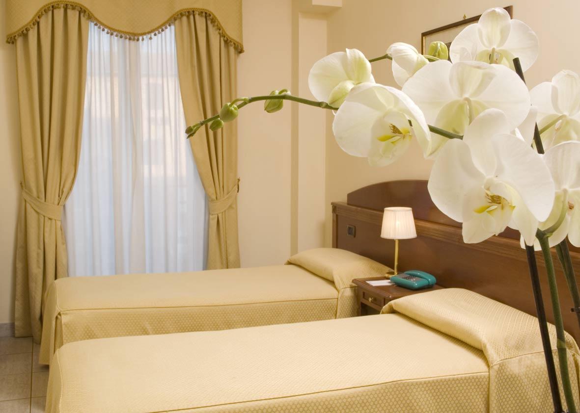 Marini Park Hotel Кастель-ди-Лева Экстерьер фото