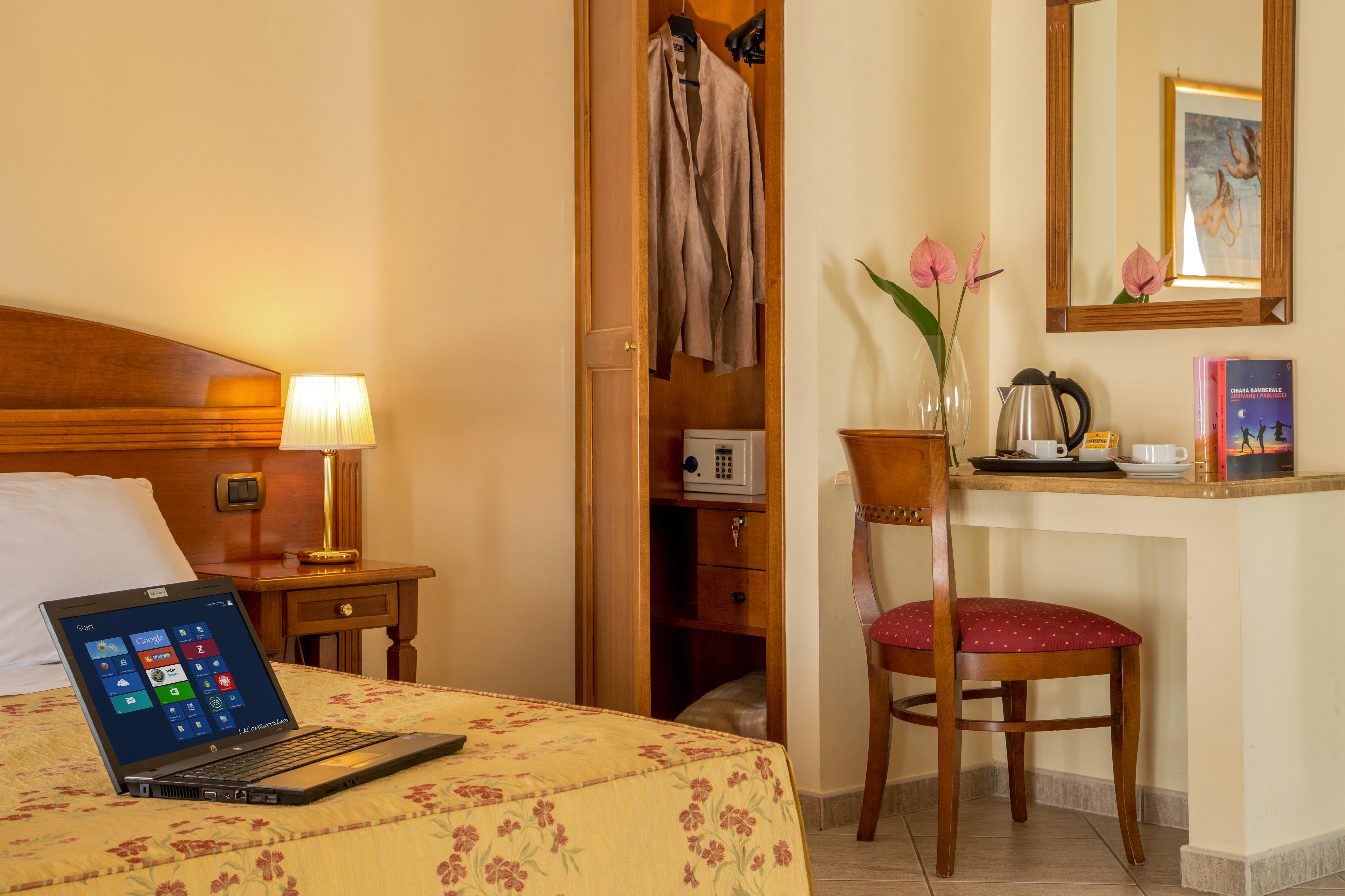 Marini Park Hotel Кастель-ди-Лева Экстерьер фото