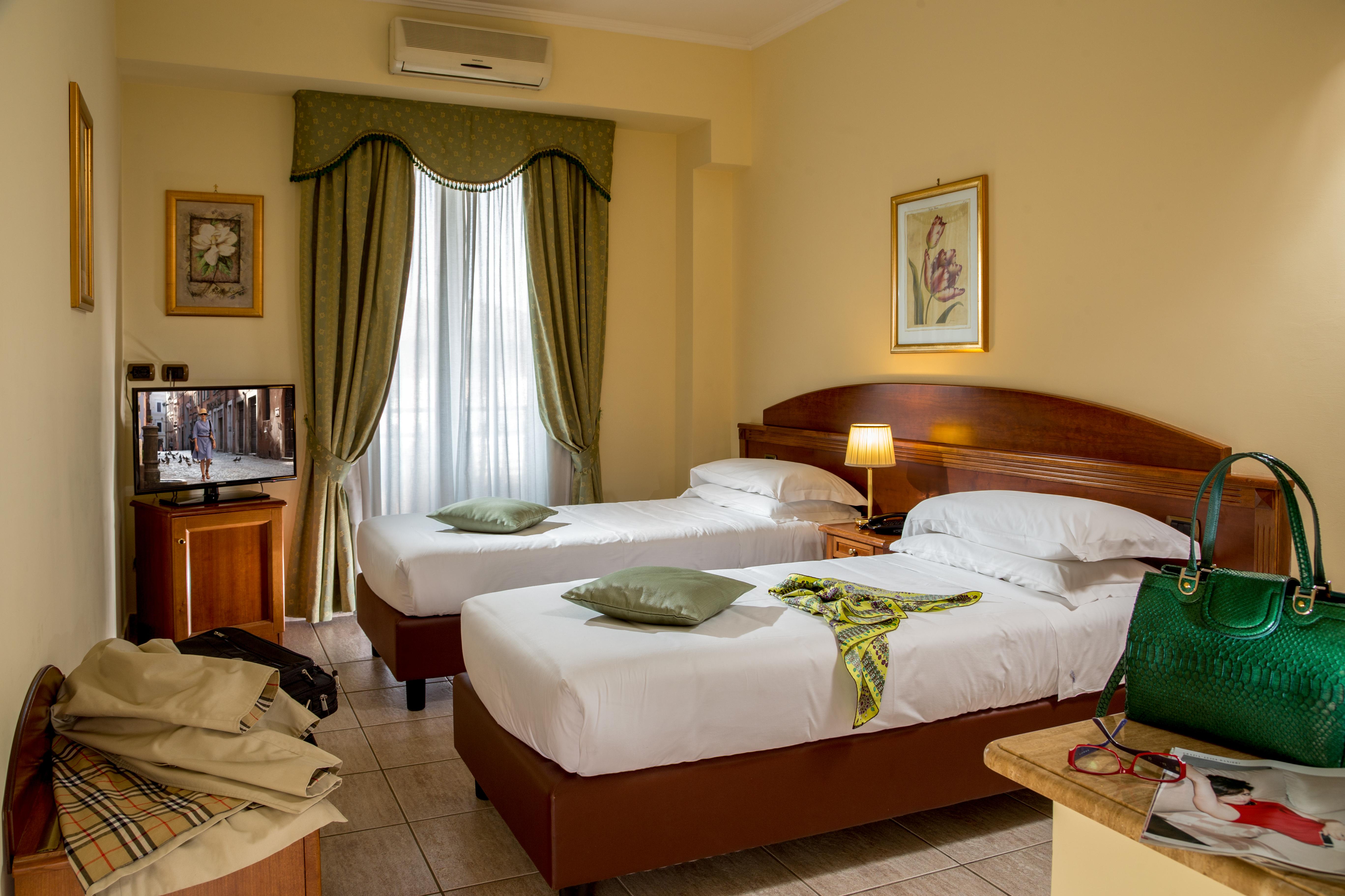 Marini Park Hotel Кастель-ди-Лева Экстерьер фото