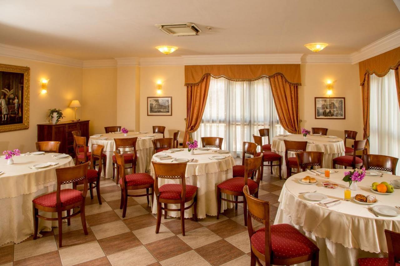 Marini Park Hotel Кастель-ди-Лева Экстерьер фото