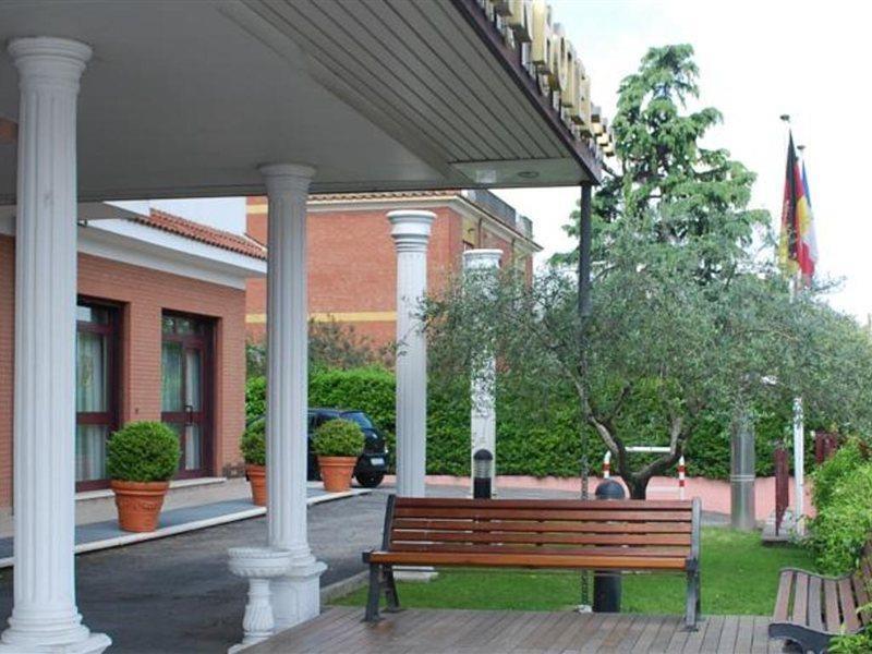 Marini Park Hotel Кастель-ди-Лева Экстерьер фото