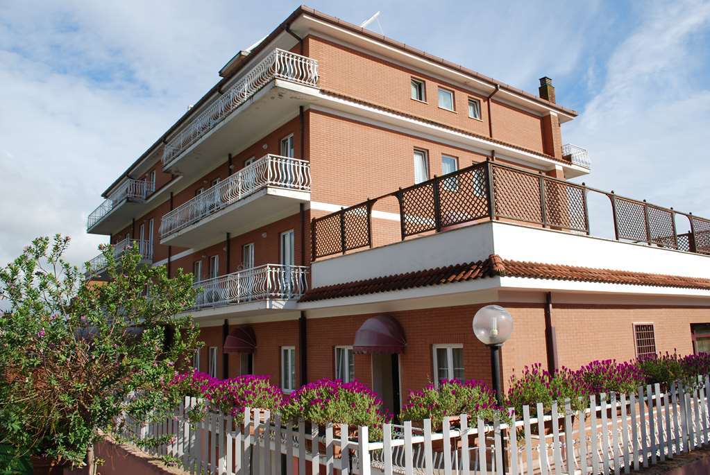 Marini Park Hotel Кастель-ди-Лева Экстерьер фото