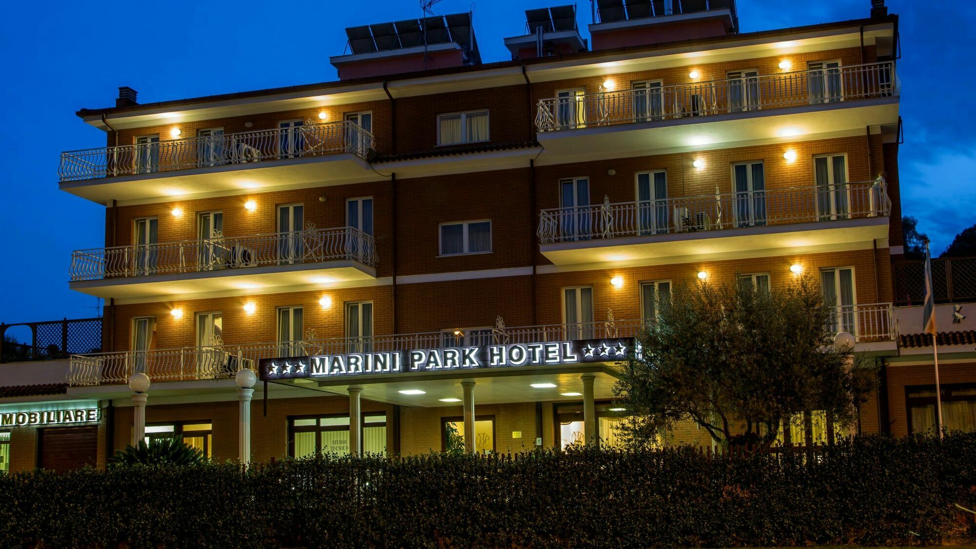 Marini Park Hotel Кастель-ди-Лева Экстерьер фото